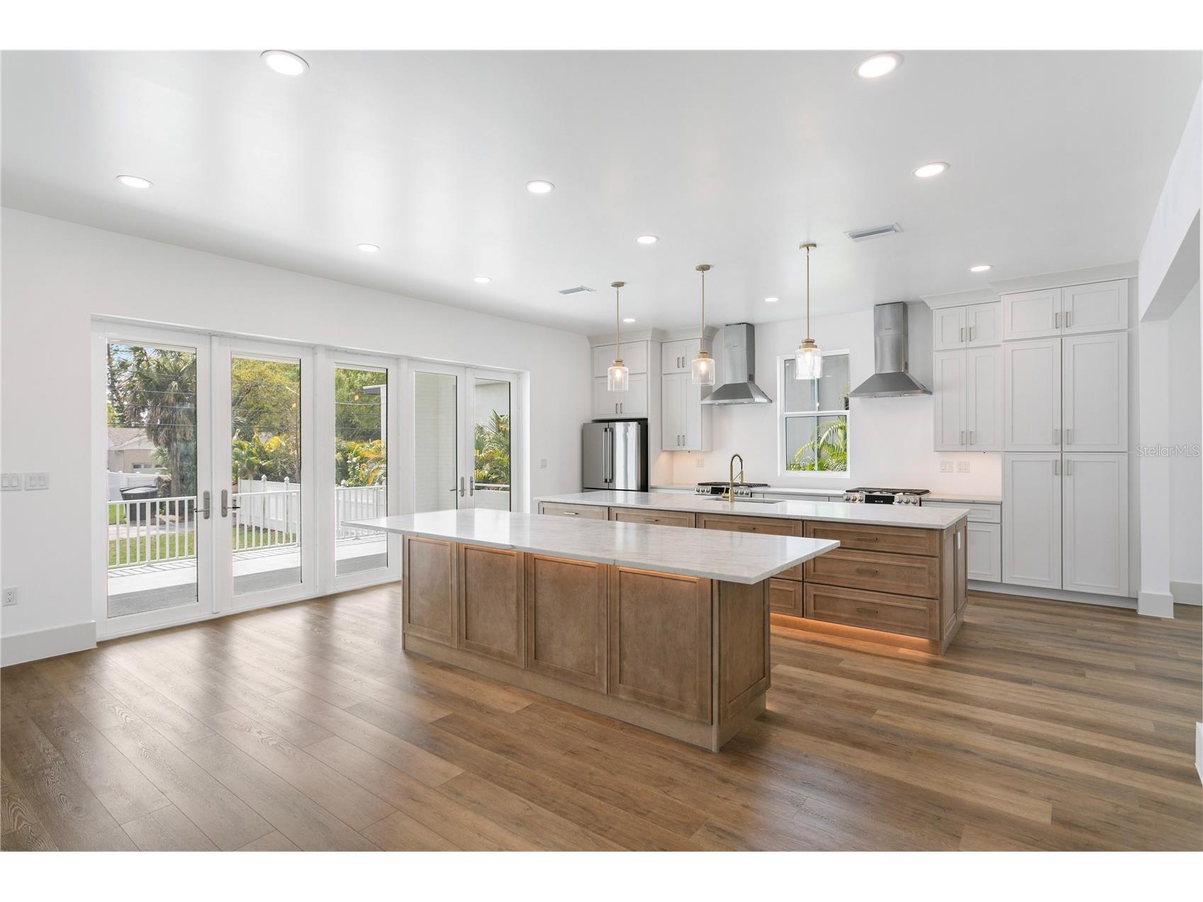 514 38th Avenue NE Saint Petersburg FL 33704 TB8486739 image4