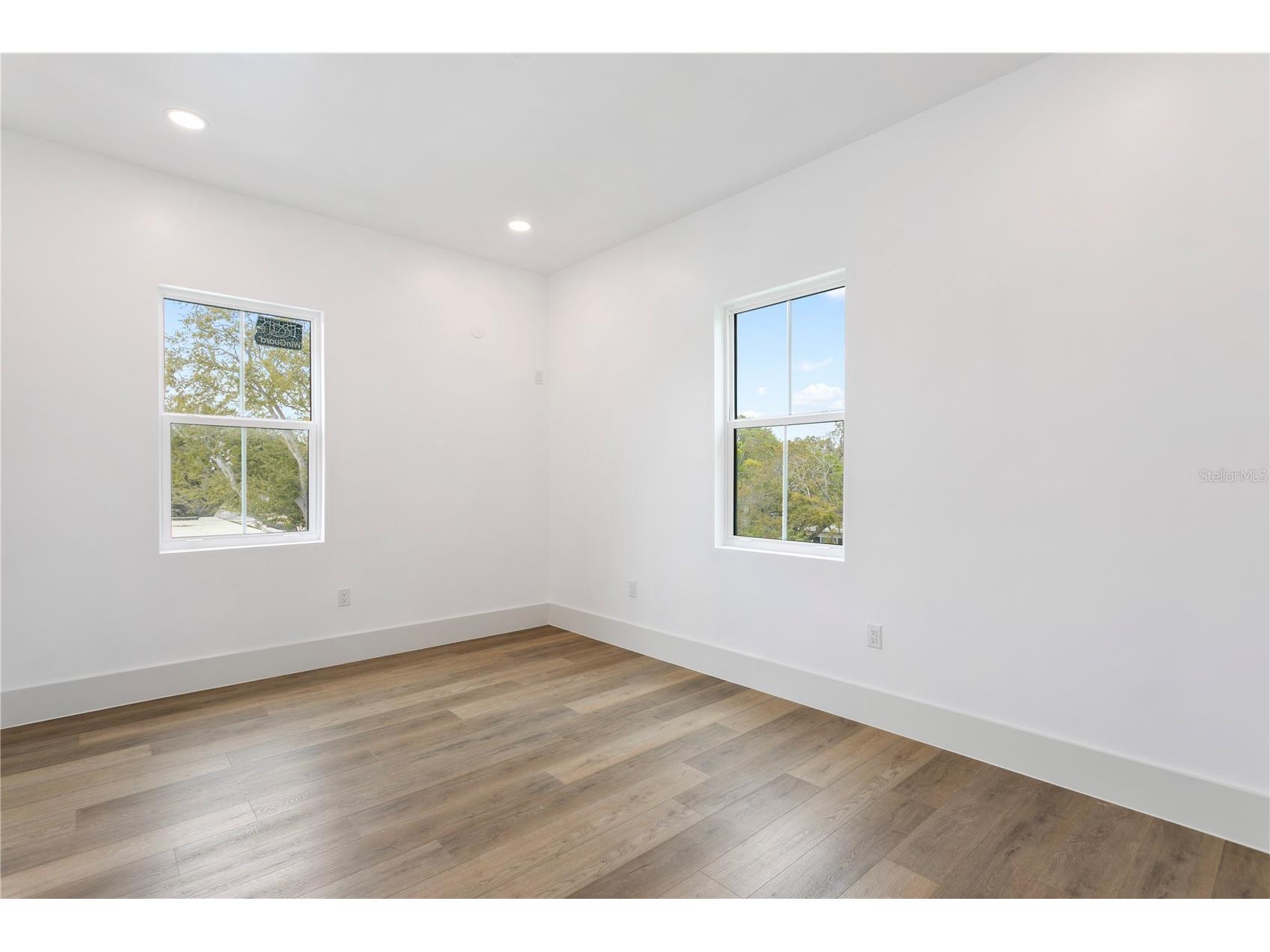 514 38th Avenue NE Saint Petersburg FL 33704 TB8486739 image43