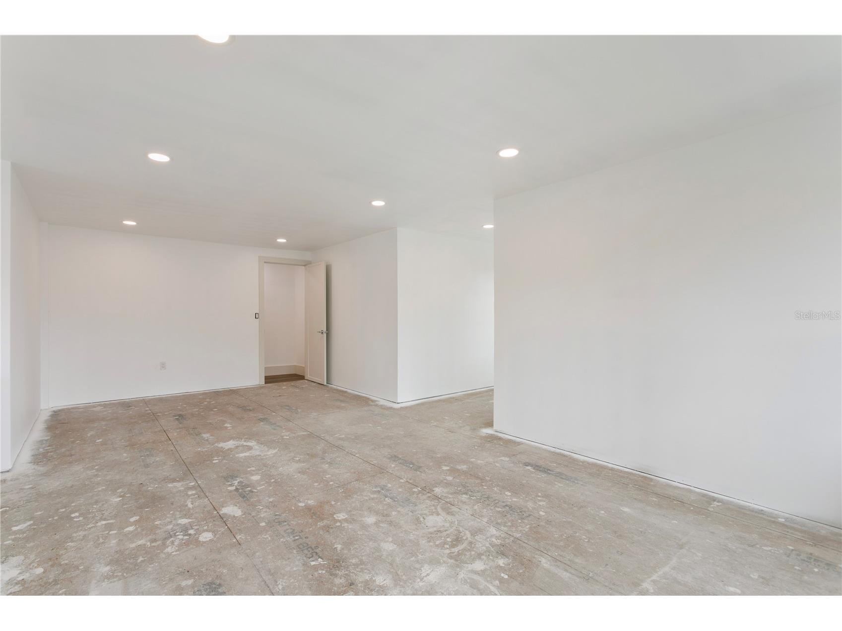 514 38th Avenue NE Saint Petersburg FL 33704 TB8486739 image58