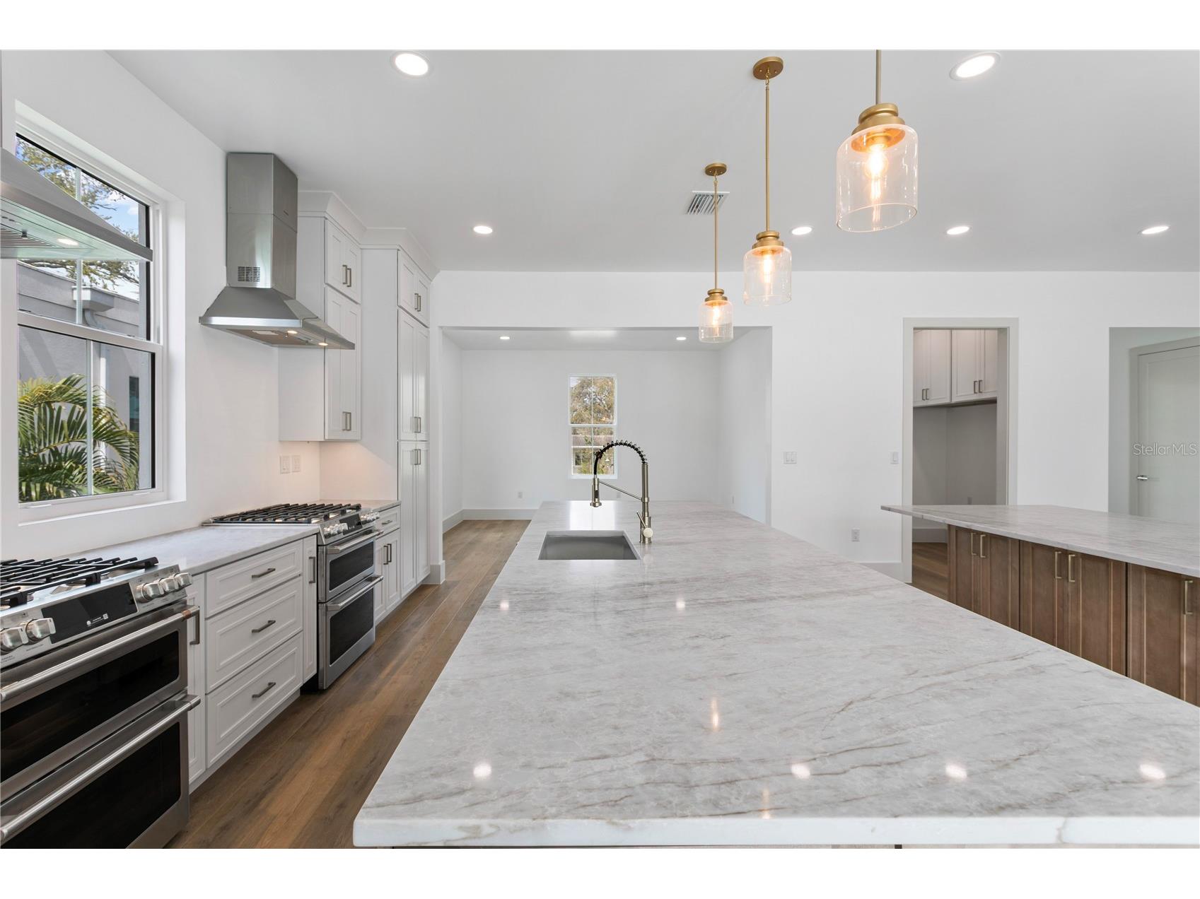 514 38th Avenue NE Saint Petersburg FL 33704 TB8486739 image7