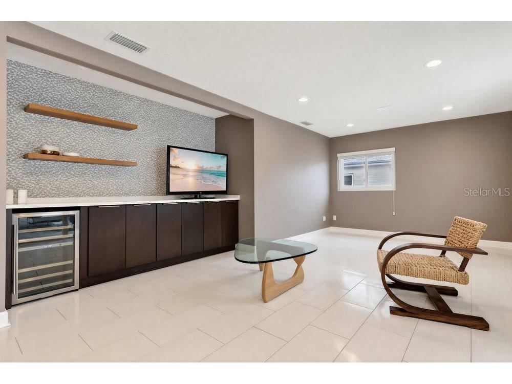514 Baker Street Orlando FL 32806 O6400147 image2