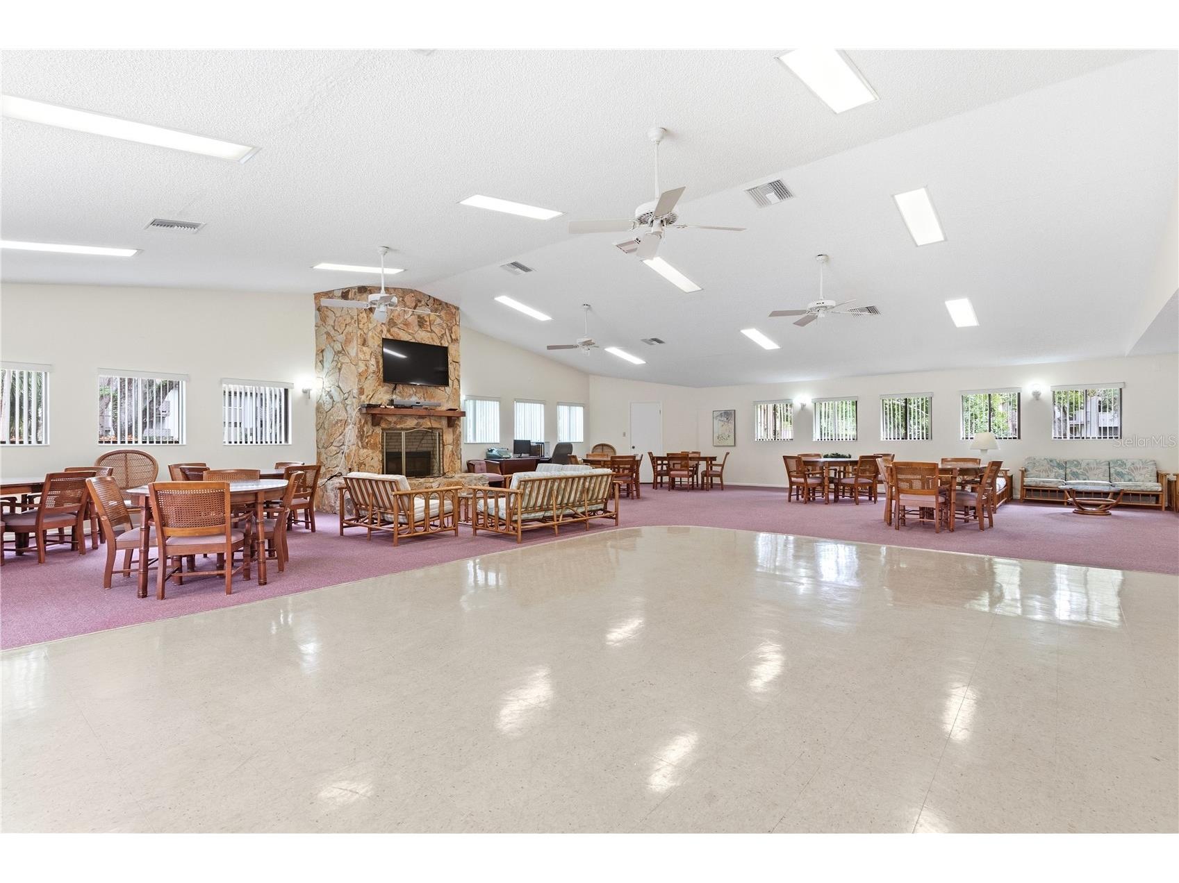 514 Longfellow Court #B Safety Harbor FL 34695 TB8495665 image40