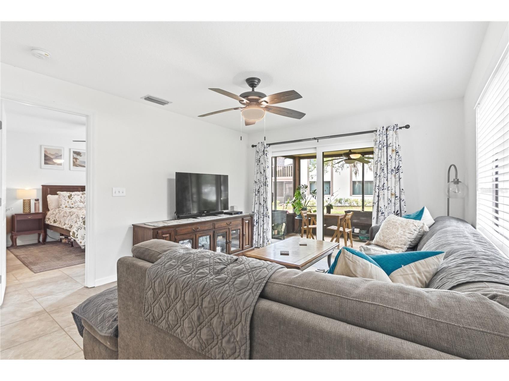 514 Longfellow Court #B Safety Harbor FL 34695 TB8495665 image8