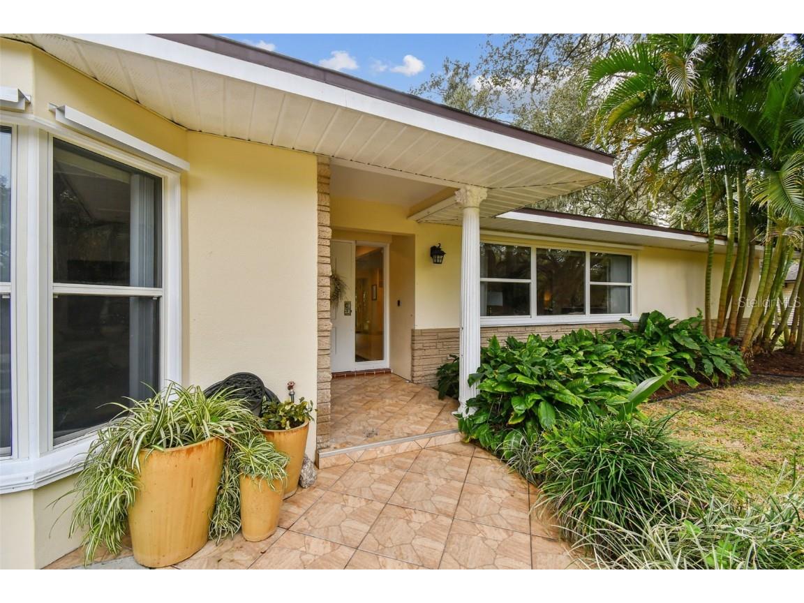 5140 41st Avenue N Saint Petersburg FL 33709 U8228459 image1