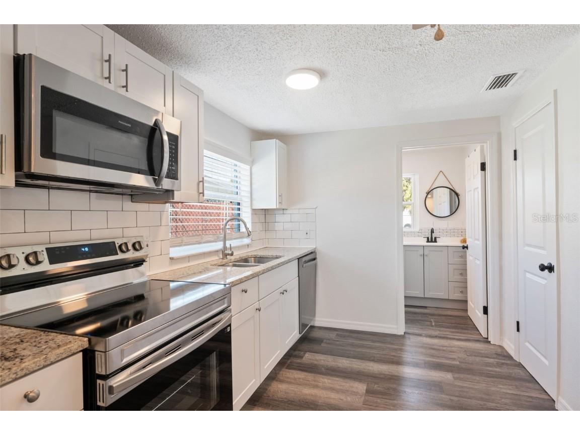 5141 Mallett Drive Port Richey FL 34668 W7879854 image9