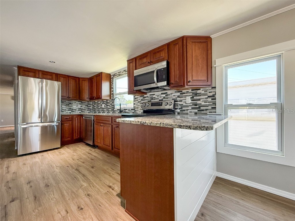 5141 Oakland Hills Avenue Sarasota FL 34234 O6310883 image7