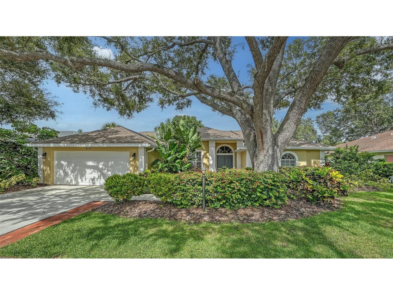 5141 Sunnydale Circle W Sarasota FL 34233 A4576115 image1