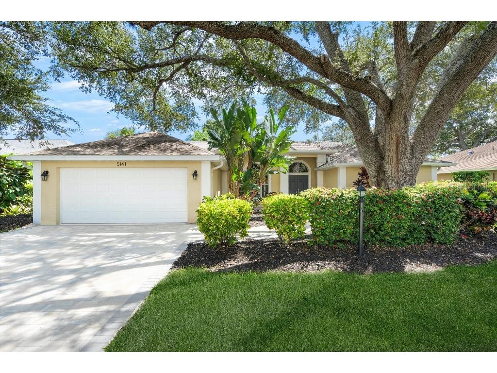 5141 Sunnydale Circle W Sarasota FL 34233 TB8358585 image1