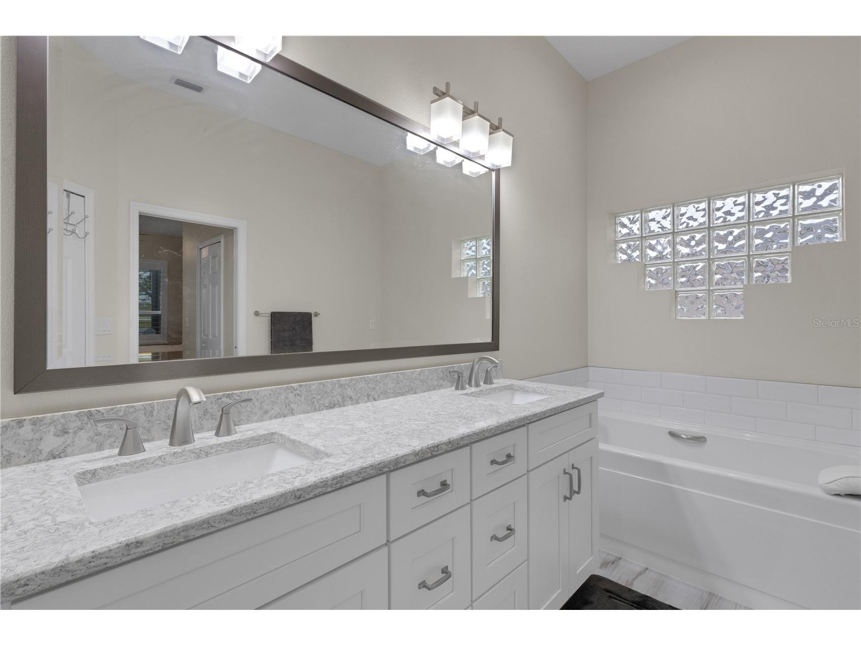 5142 51st Lane W Bradenton FL 34210 A4700171 image32