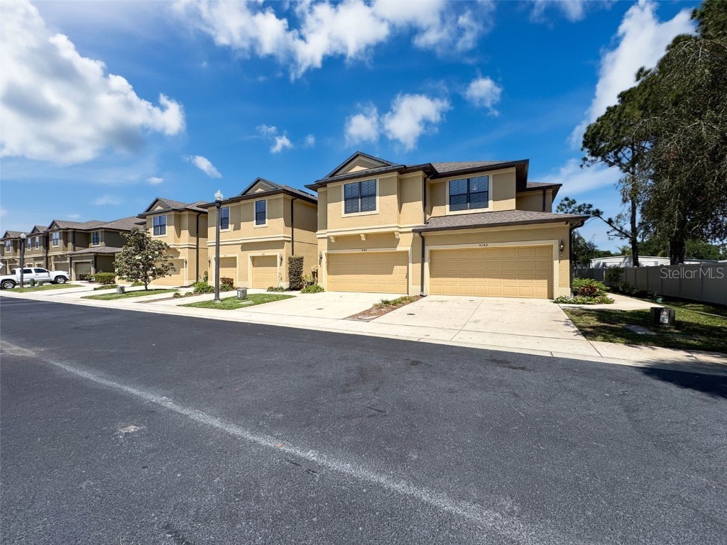 5142 Bay Isle Circle Clearwater FL 33760 W7874153 image1