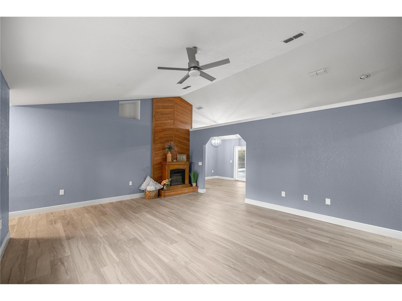 5145 SE 189th Terrace Ocklawaha FL 32179 OM718688 image6