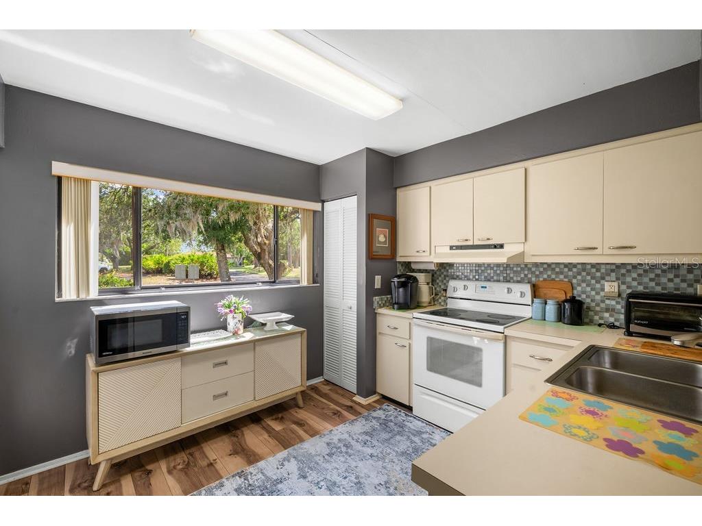 5146 Harpers Croft #13 Sarasota FL 34235 A4699919 image9