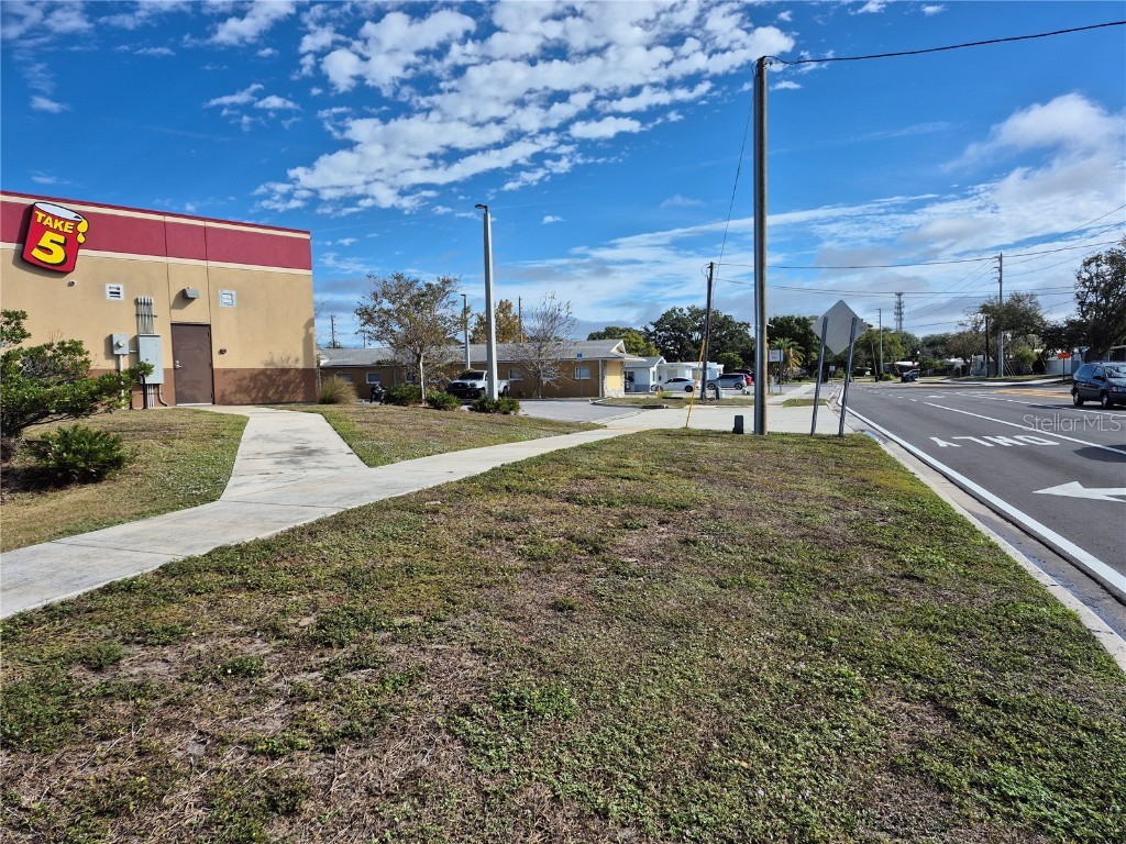 5147 Marine Parkway New Port Richey FL 34652 W7881274 image16