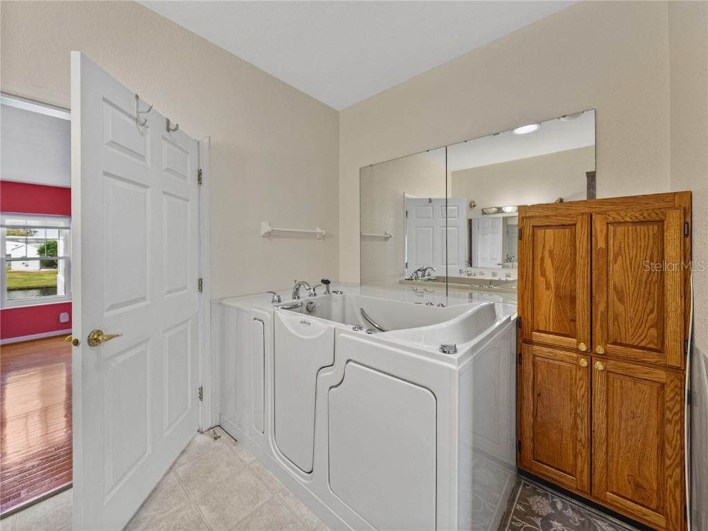 5148 Island View Circle N Polk City FL 33868 P4933401 image37