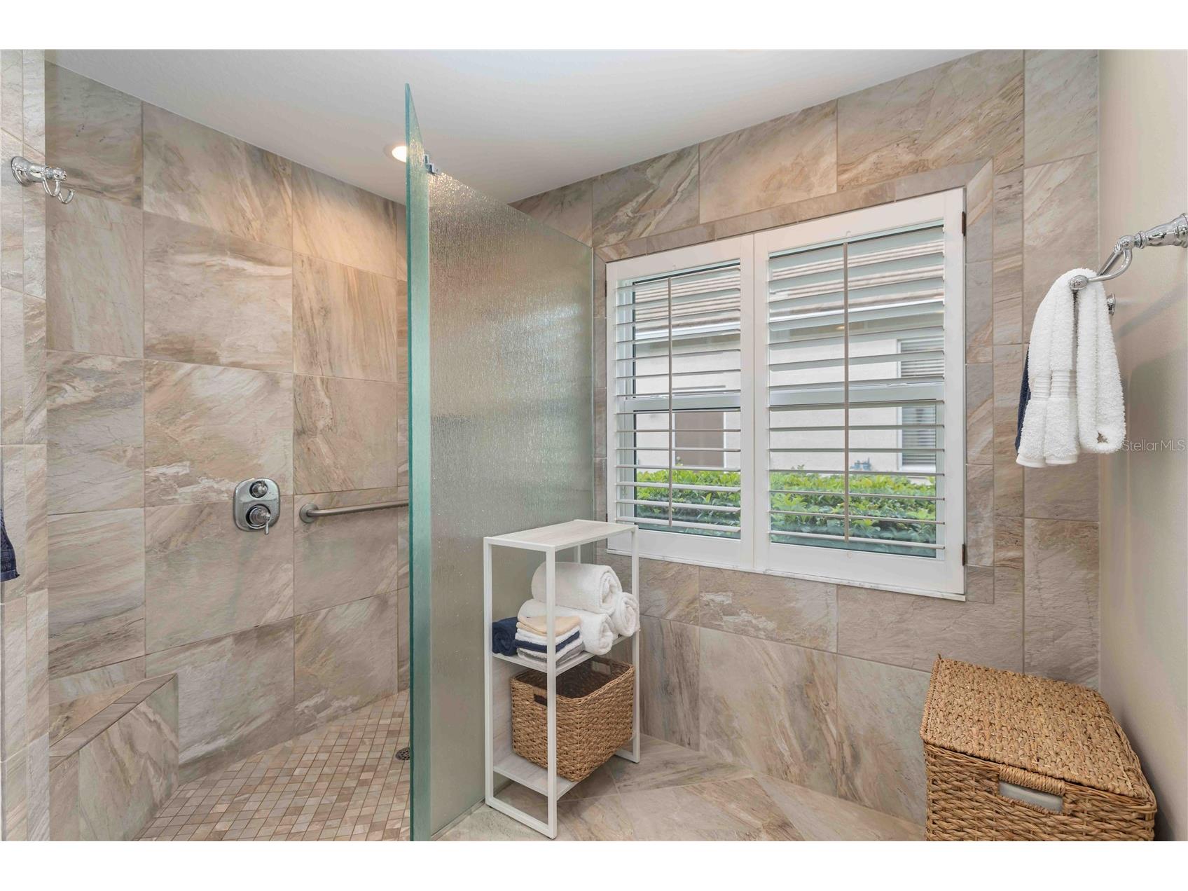 5149 Far Oak Circle Sarasota FL 34238 A4685308 image21