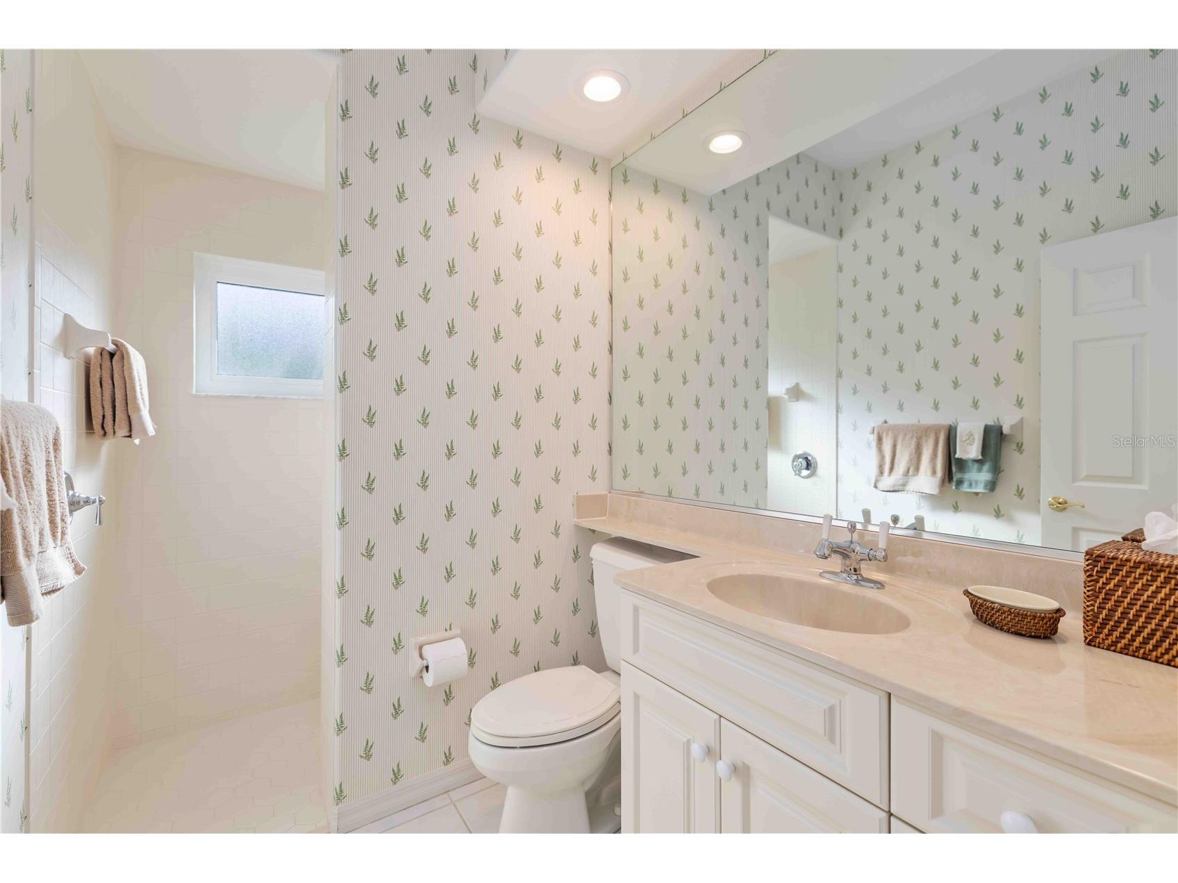 5149 Far Oak Circle Sarasota FL 34238 A4685308 image26