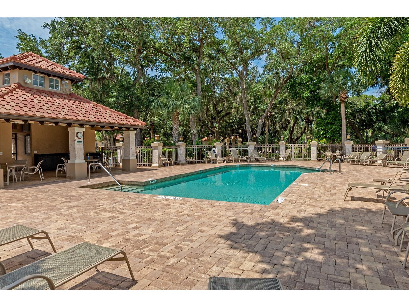 5149 Far Oak Circle Sarasota FL 34238 A4685308 image41