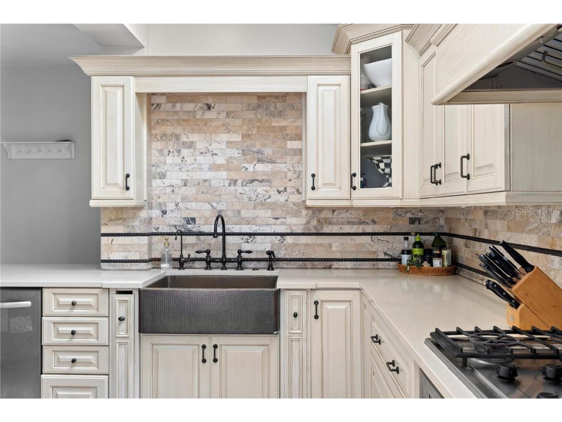 515 20th Avenue NE Saint Petersburg FL 33704 TB8438418 image17