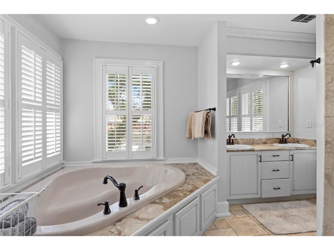 515 20th Avenue NE Saint Petersburg FL 33704 TB8438418 image27