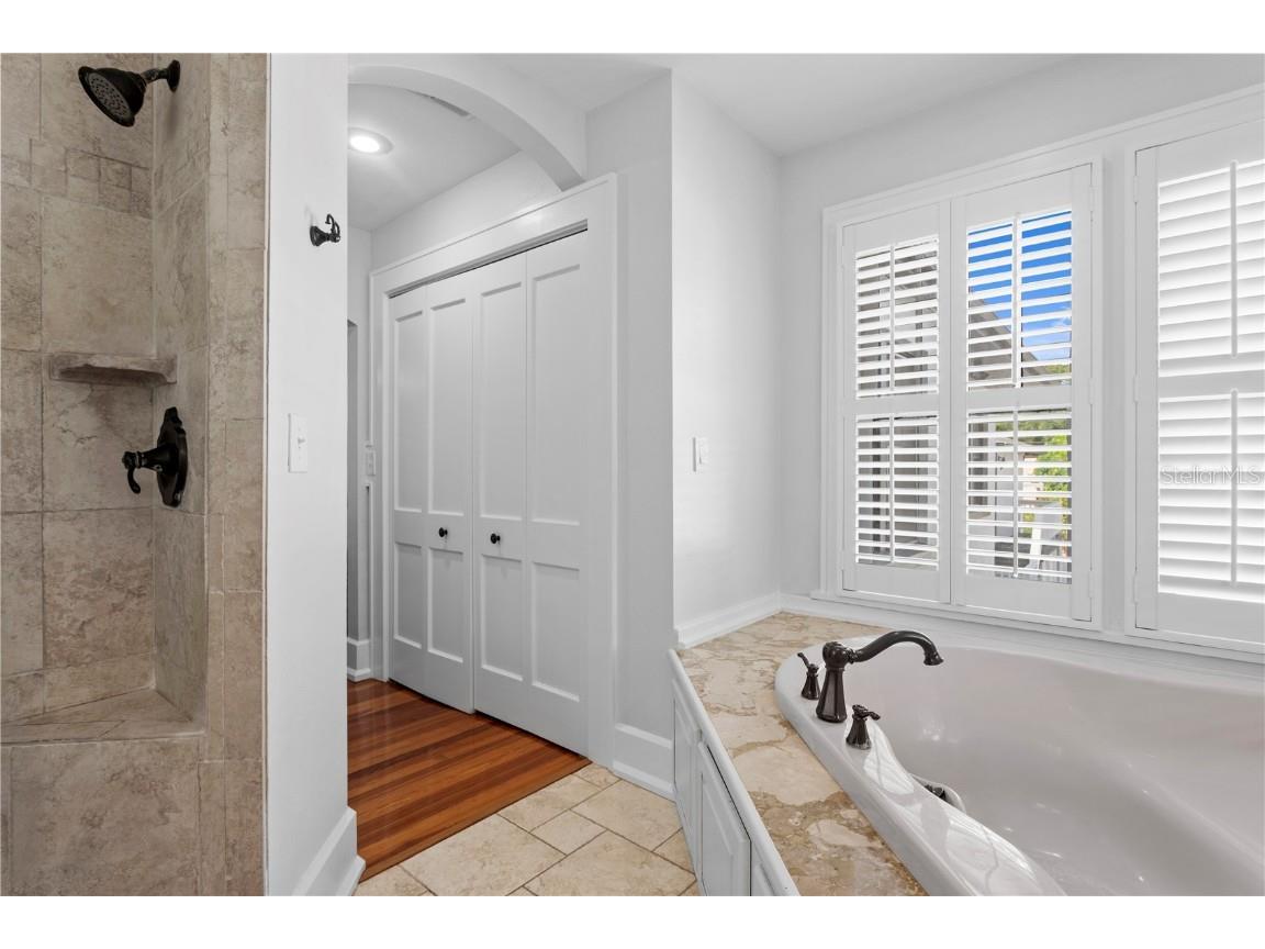 515 20th Avenue NE Saint Petersburg FL 33704 TB8438418 image28