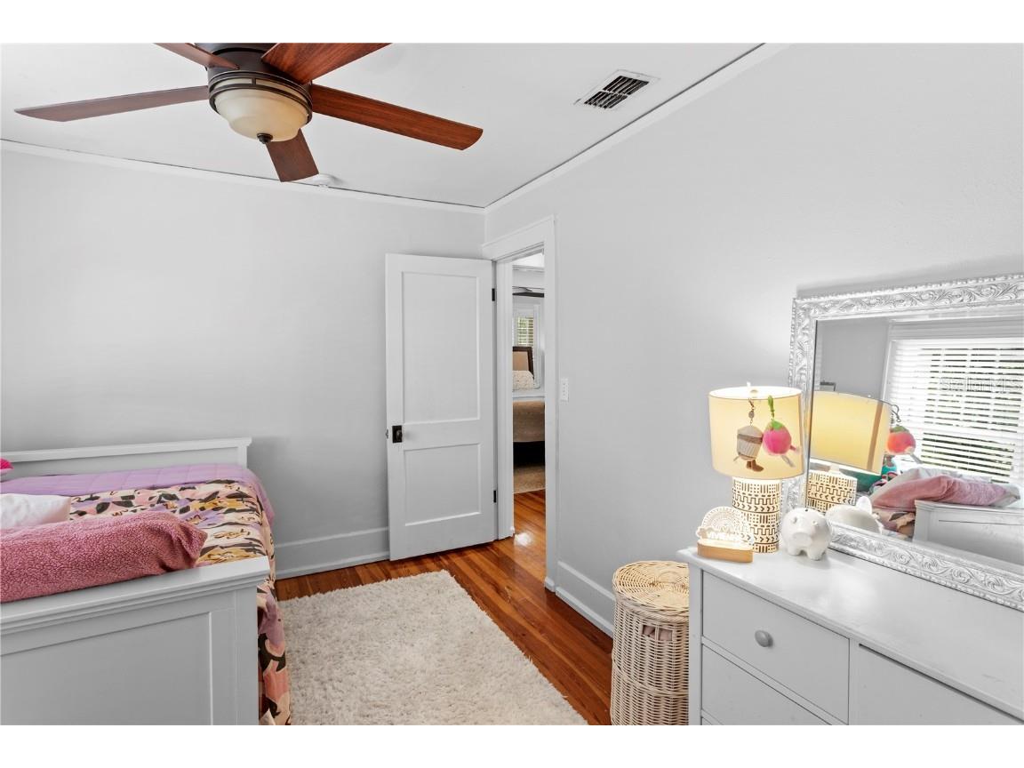 515 20th Avenue NE Saint Petersburg FL 33704 TB8438418 image30