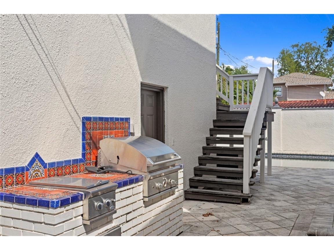 515 20th Avenue NE Saint Petersburg FL 33704 TB8438418 image40