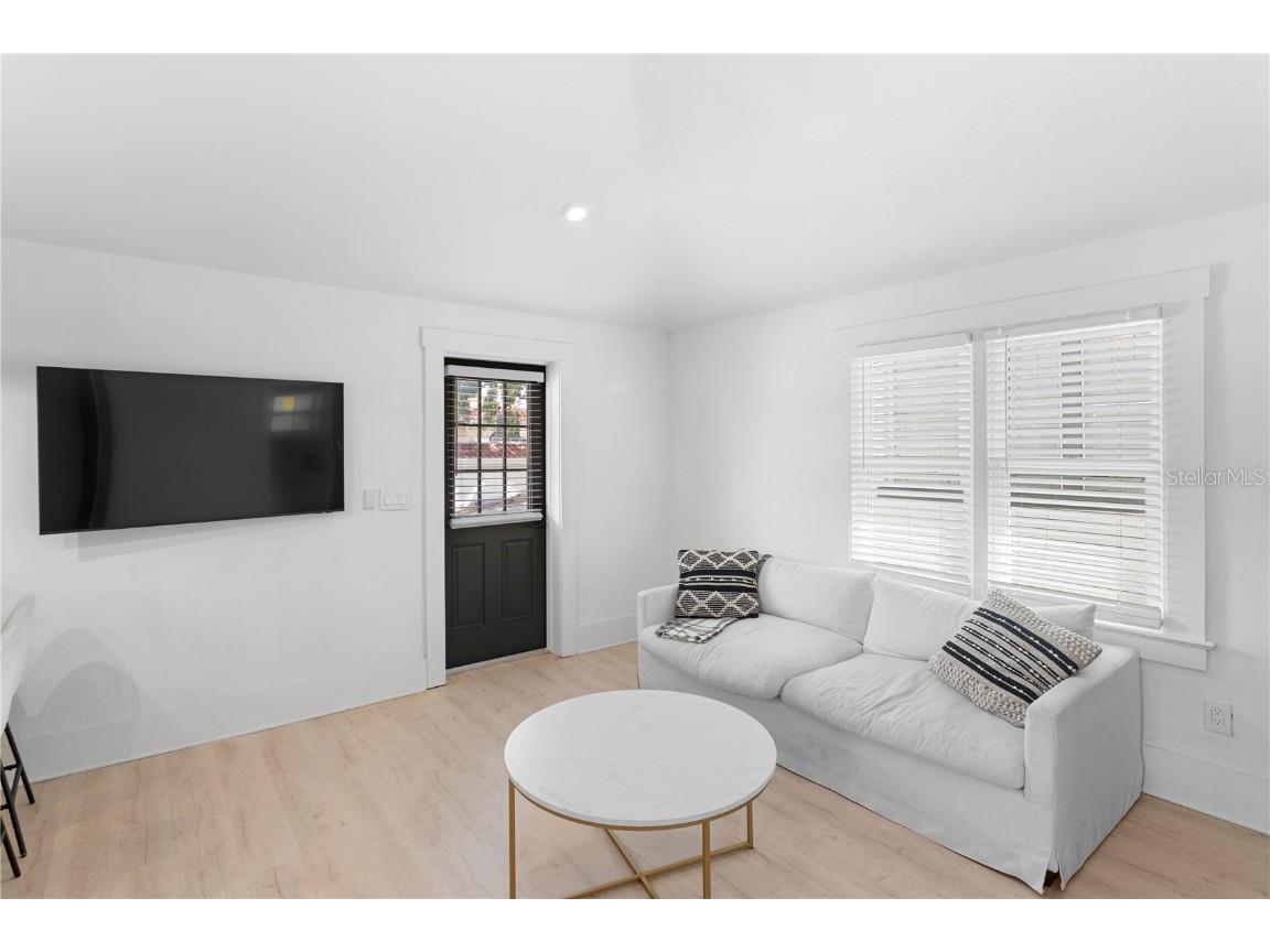 515 20th Avenue NE Saint Petersburg FL 33704 TB8438418 image42