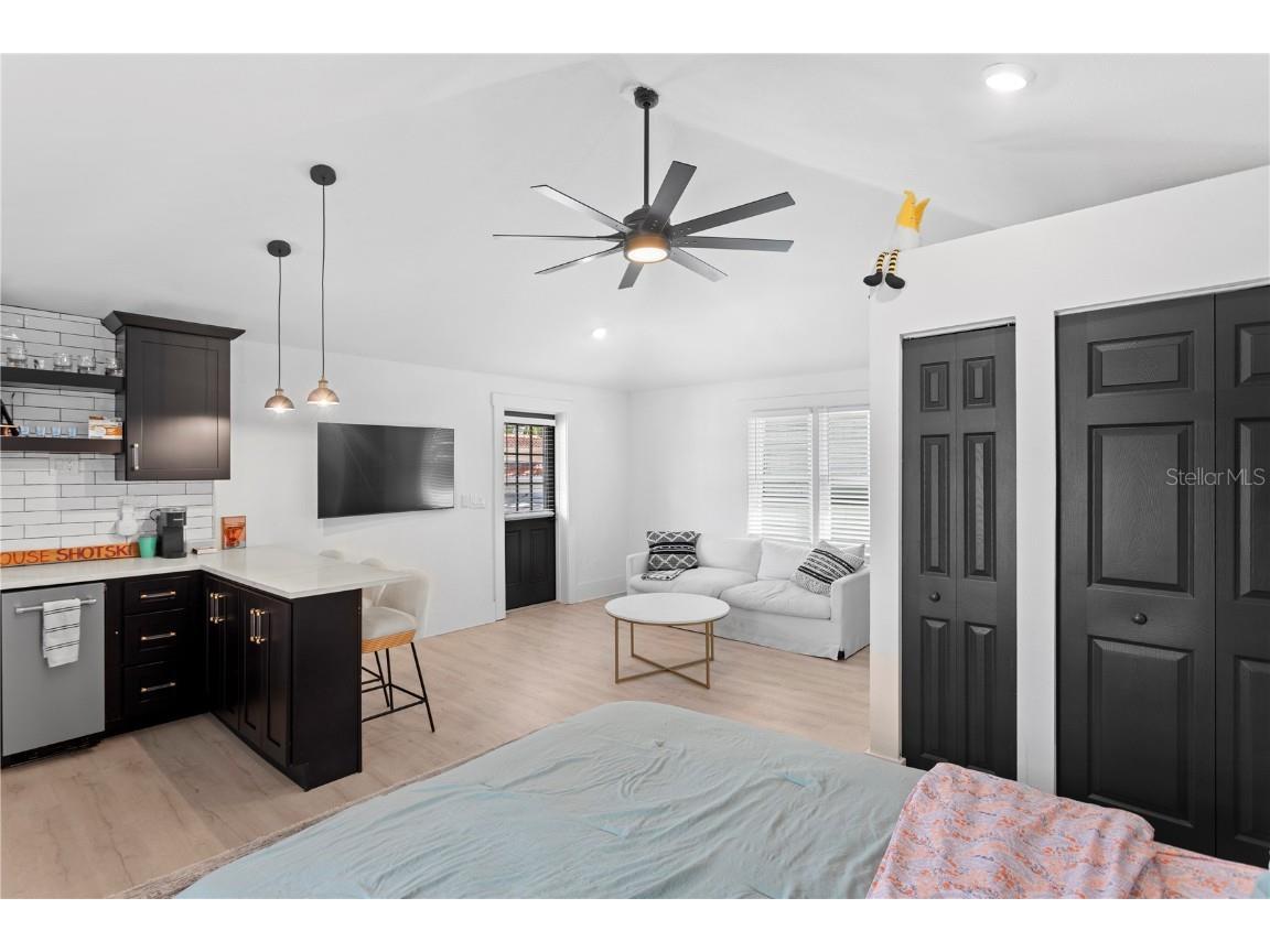 515 20th Avenue NE Saint Petersburg FL 33704 TB8438418 image43