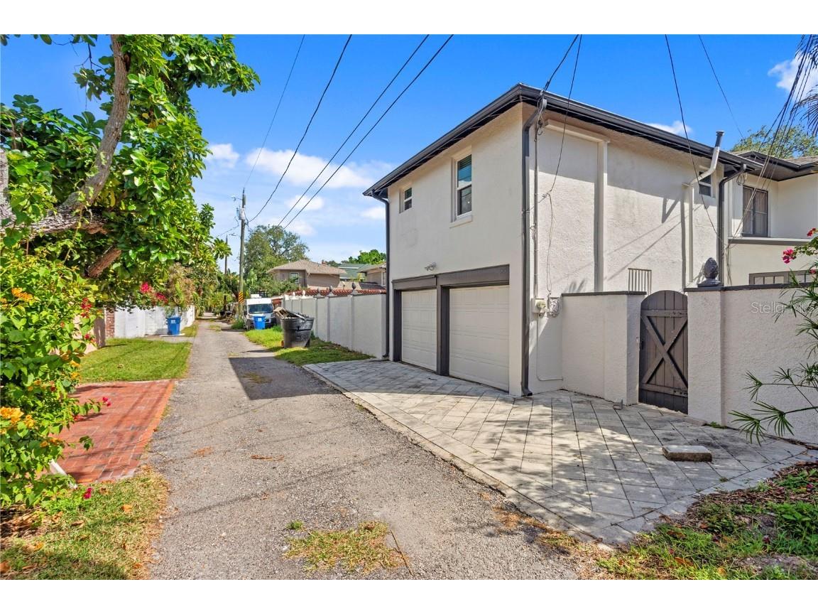 515 20th Avenue NE Saint Petersburg FL 33704 TB8438418 image46