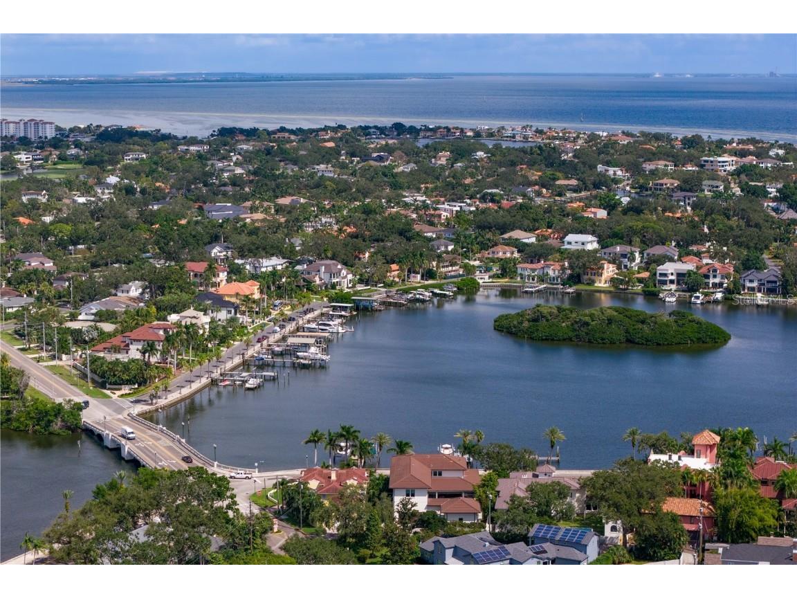 515 20th Avenue NE Saint Petersburg FL 33704 TB8438418 image55