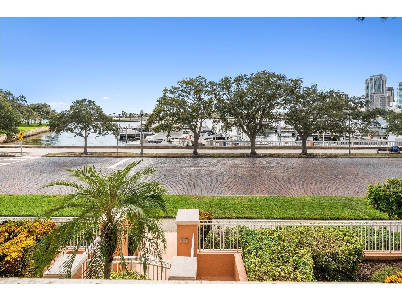 515 5th Avenue NE Saint Petersburg FL 33701 TB8443476 image4