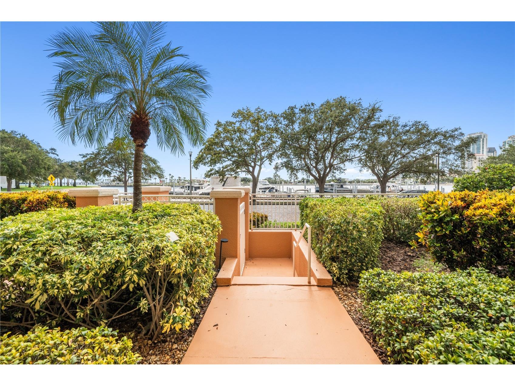 515 5th Avenue NE Saint Petersburg FL 33701 TB8443476 image41