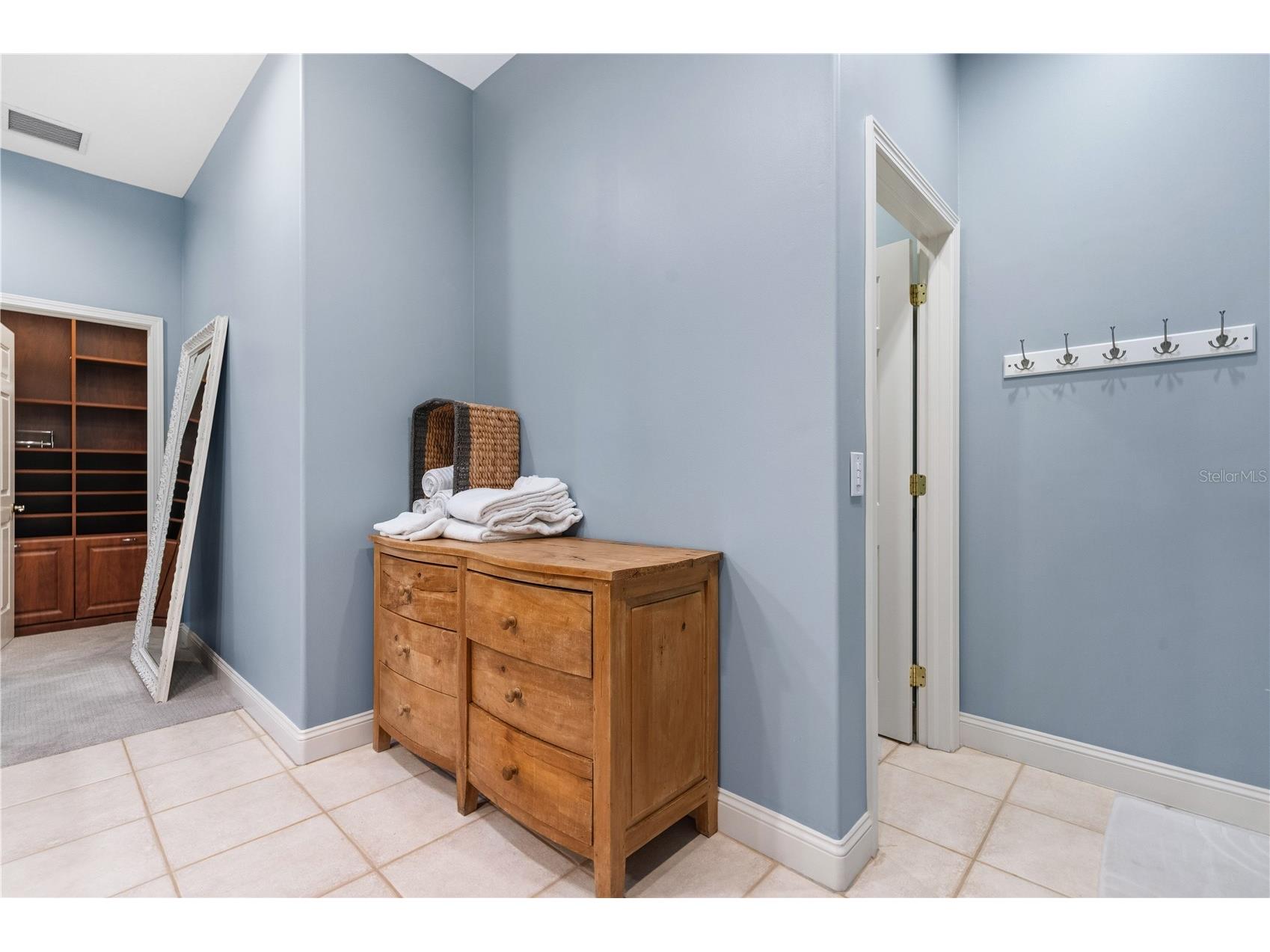 515 5th Avenue NE Saint Petersburg FL 33701 TB8443476 image68