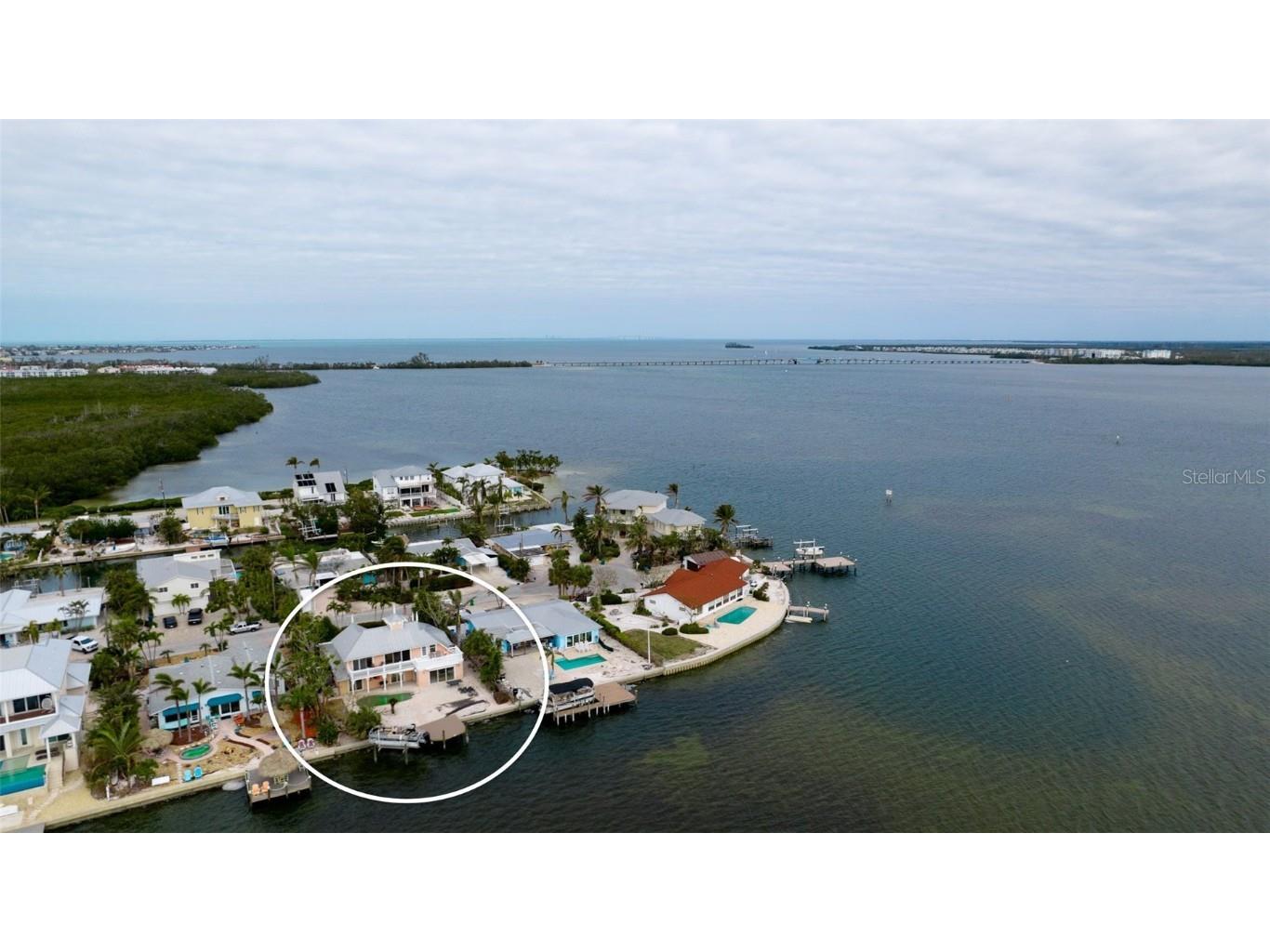 515 Bayview Drive Holmes Beach FL 34217 A4636479 image1