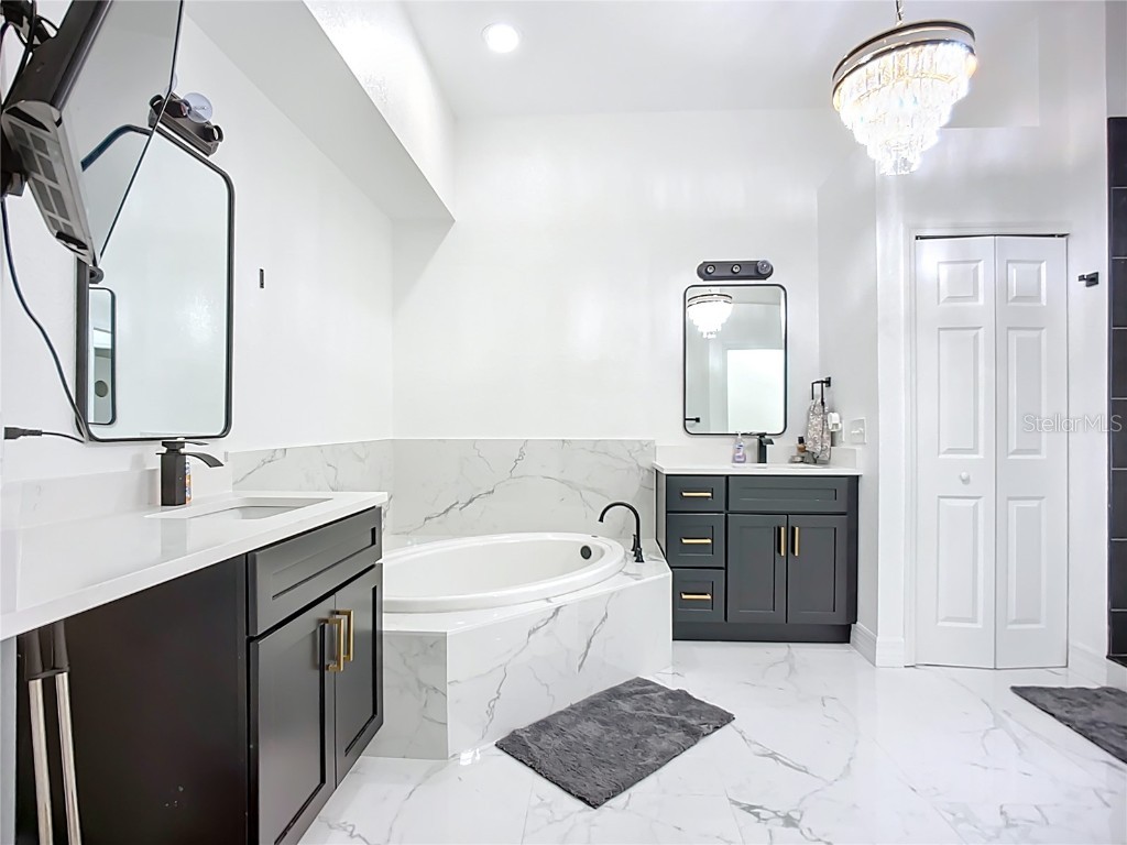 515 Villa Treviso Court Apollo Beach FL 33572 TB8415387 image19