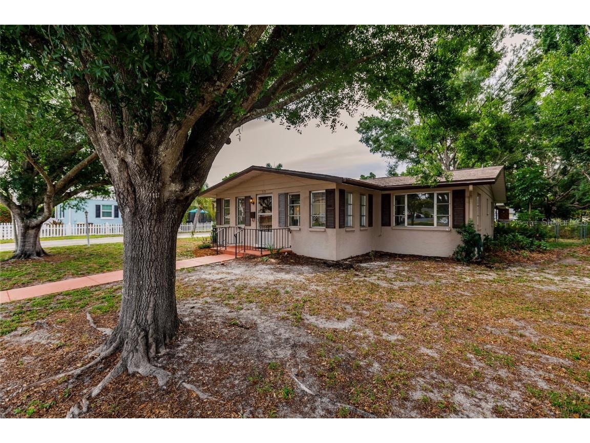 515 W Olympia Avenue Punta Gorda FL 33950 C7501389 image1