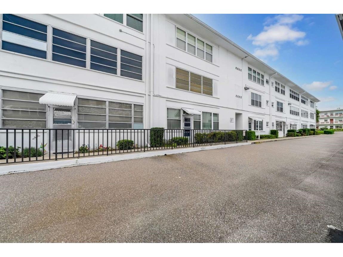 5150 10th Avenue N #106 Saint Petersburg FL 33710 TB8441872 image4