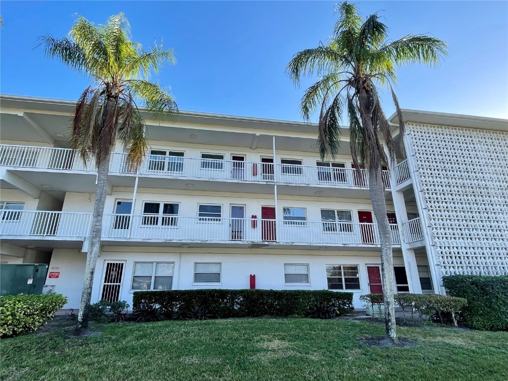5150 10th Avenue N #210 Saint Petersburg FL 33710 U8189338 image1