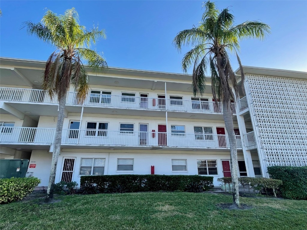 5150 10th Avenue N #210 Saint Petersburg FL 33710 U8229581 image1