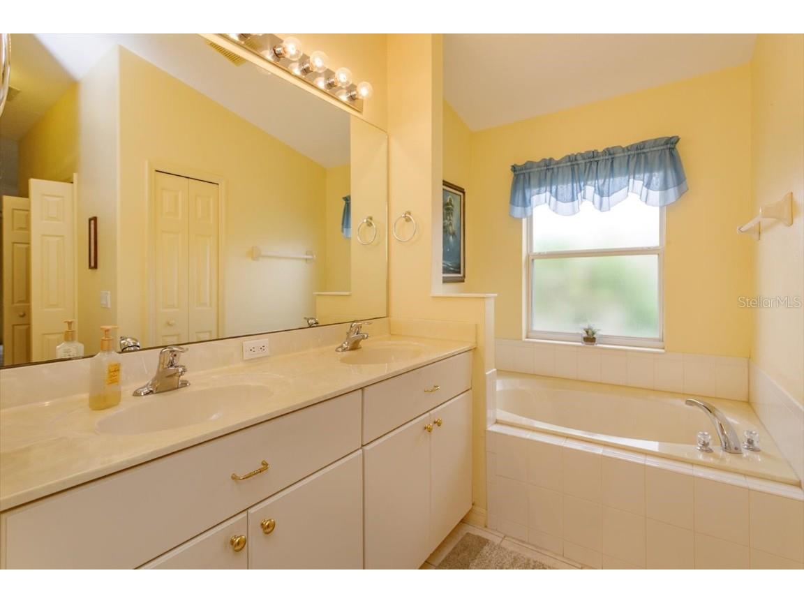 5151 Indian Ocean Loop Tavares FL 32778 O6349567 image17