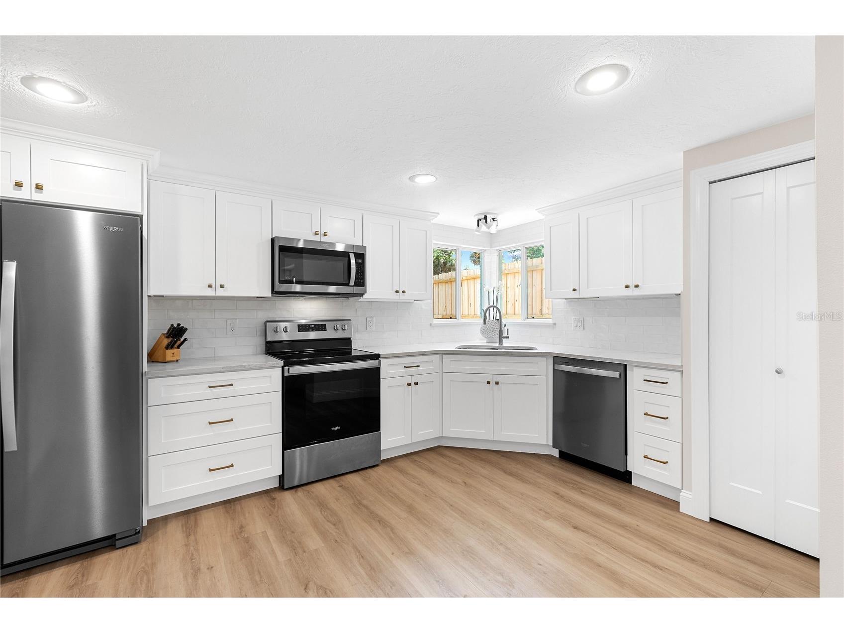 5151 Saint Albans Avenue Sarasota FL 34242 A4666929 image12