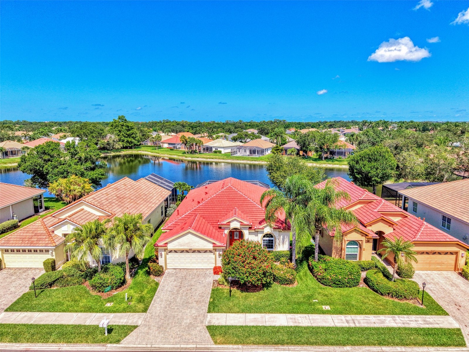 5153 Highbury Circle Sarasota FL 34238 A4698015 image1