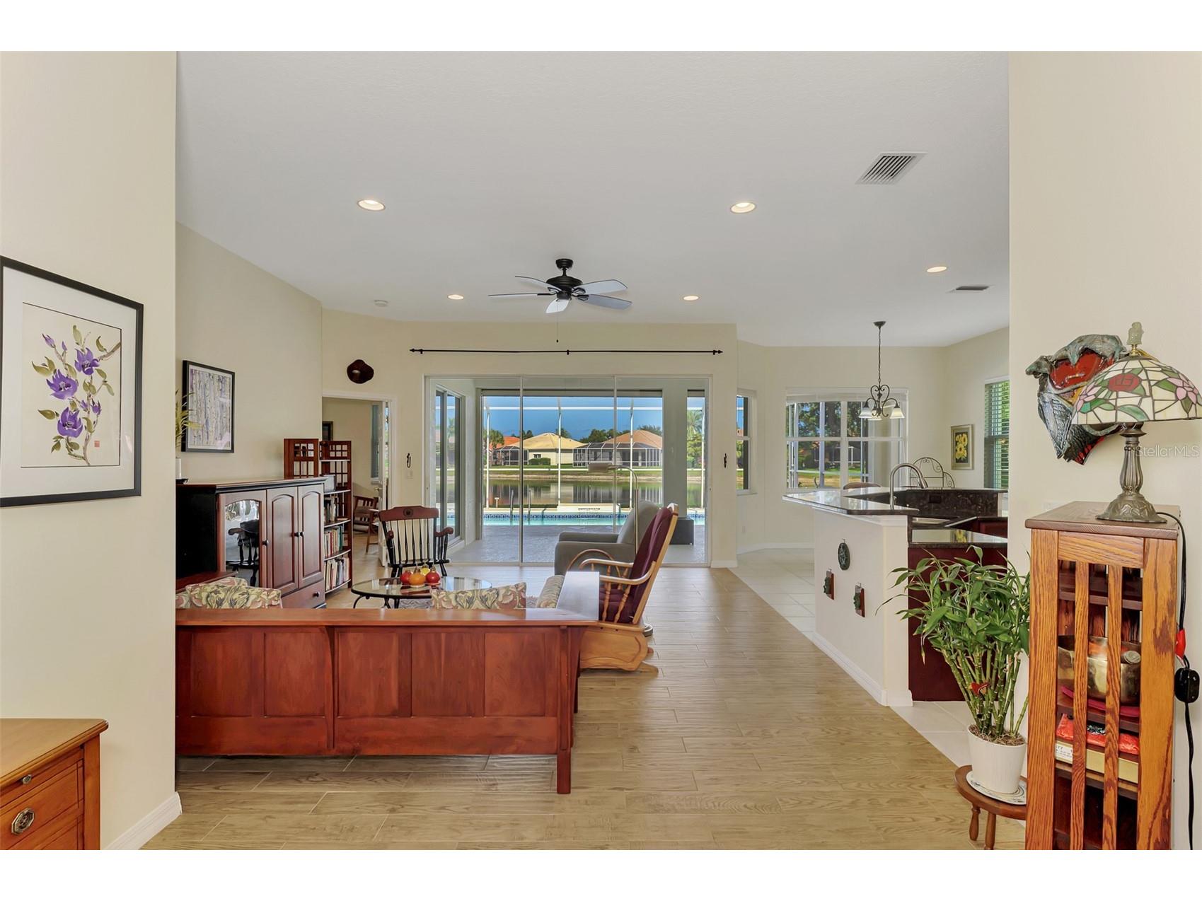 5153 Highbury Circle Sarasota FL 34238 A4698015 image15