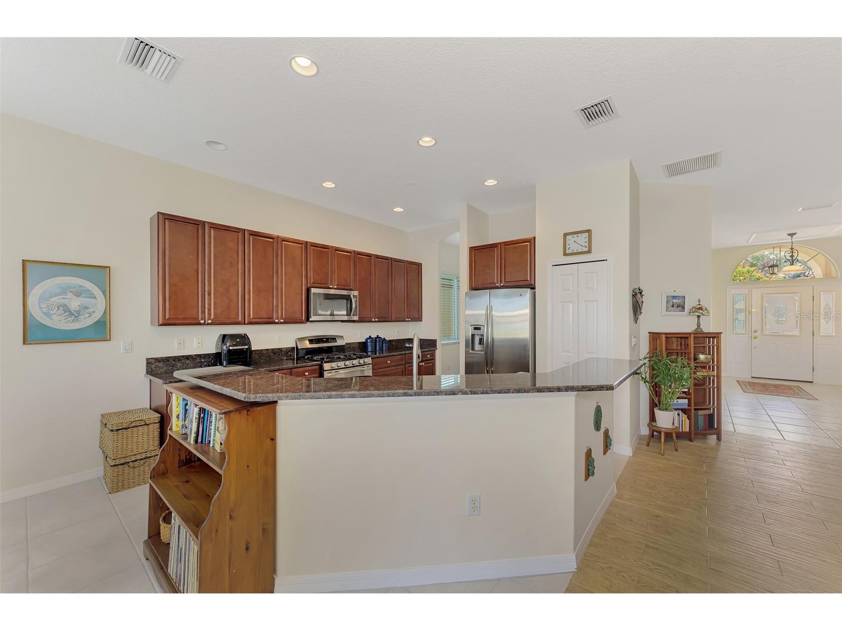 5153 Highbury Circle Sarasota FL 34238 A4698015 image22