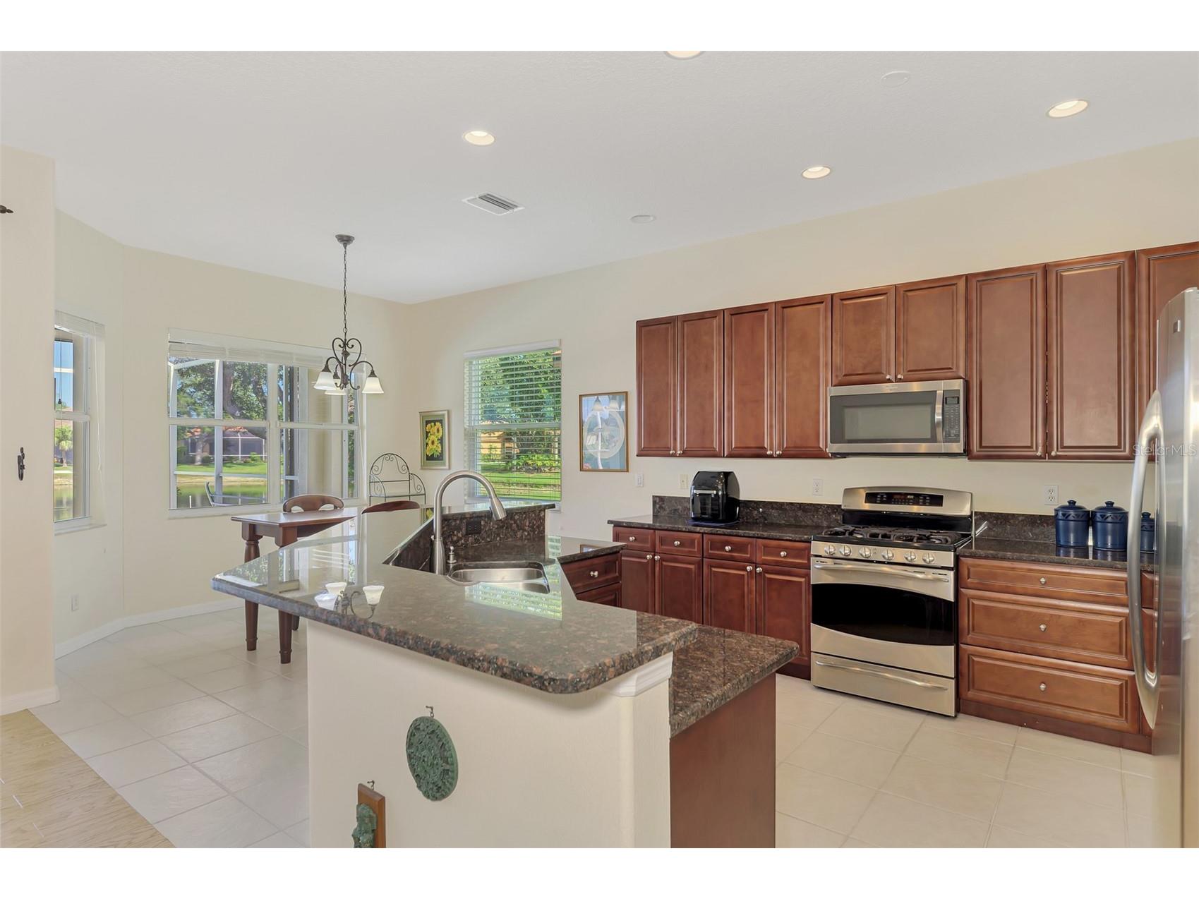 5153 Highbury Circle Sarasota FL 34238 A4698015 image24