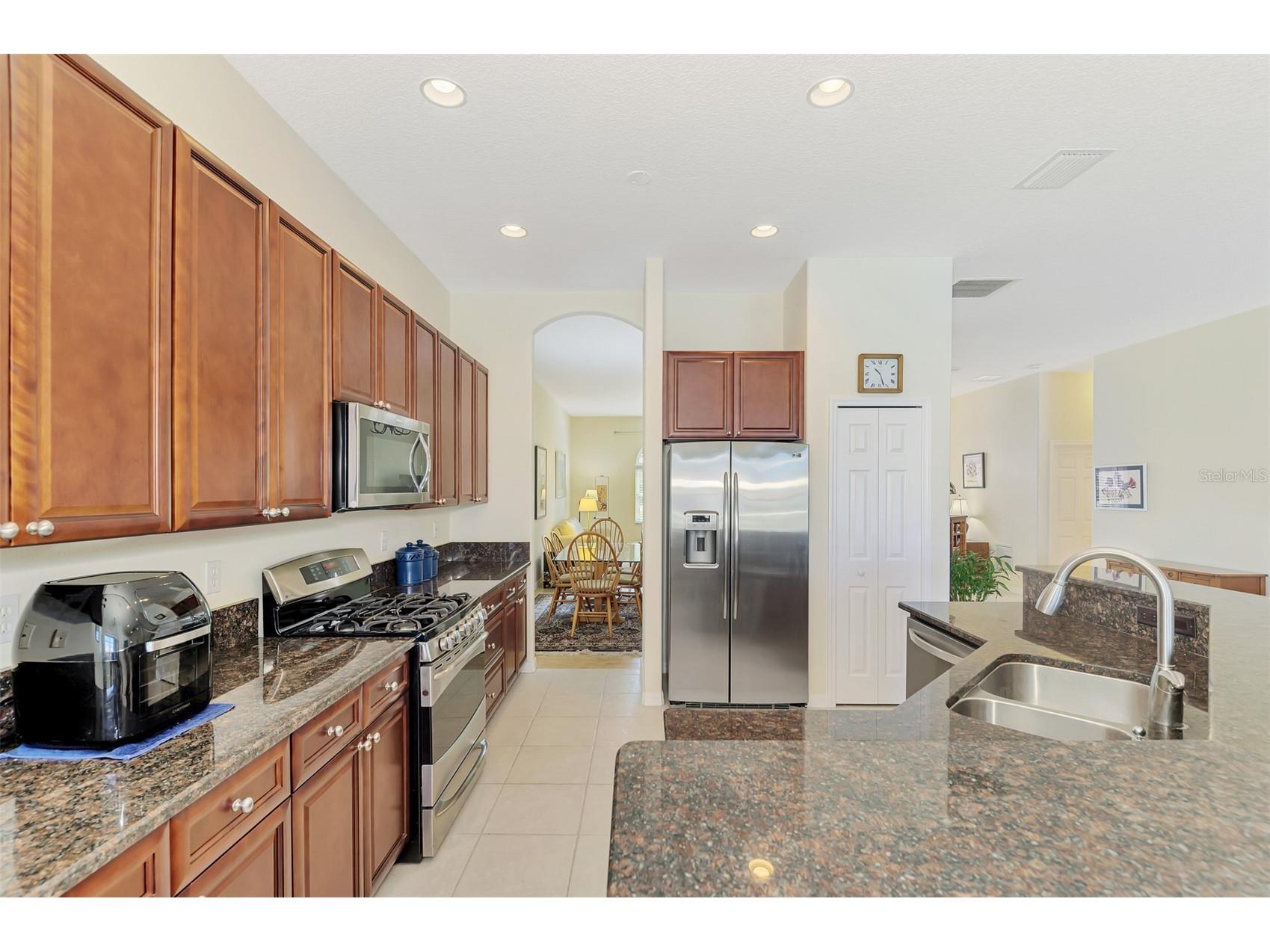 5153 Highbury Circle Sarasota FL 34238 A4698015 image25
