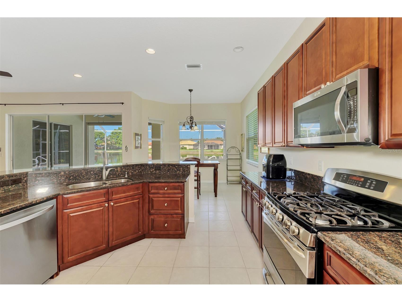 5153 Highbury Circle Sarasota FL 34238 A4698015 image28