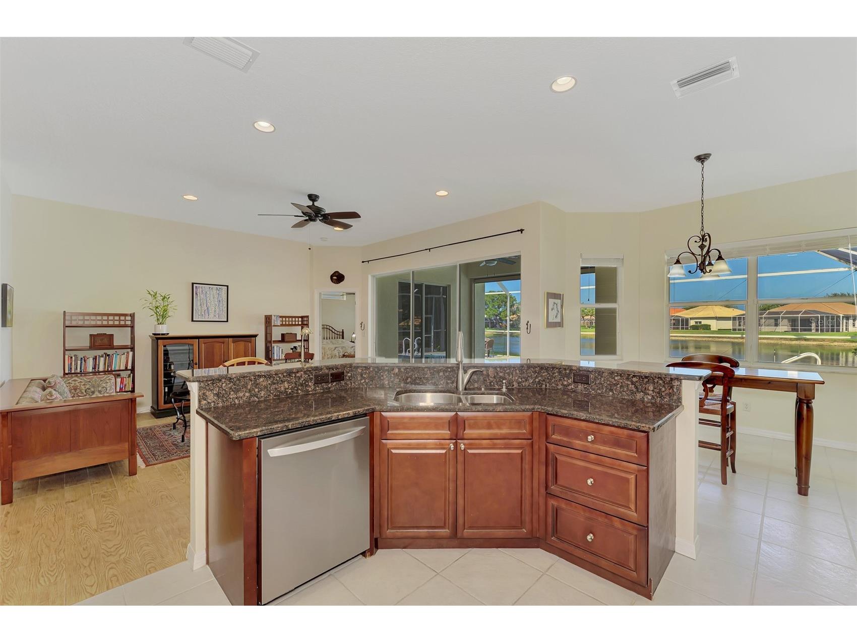 5153 Highbury Circle Sarasota FL 34238 A4698015 image29