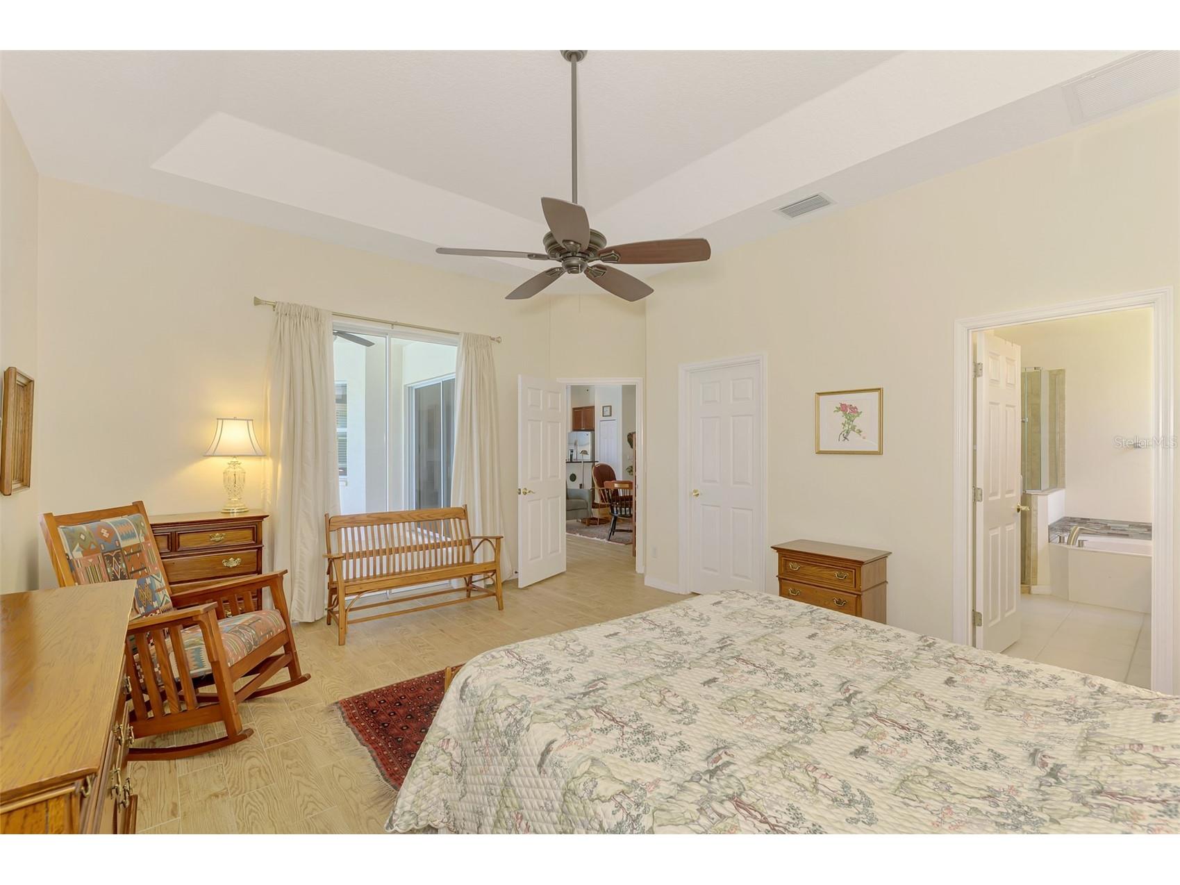 5153 Highbury Circle Sarasota FL 34238 A4698015 image46