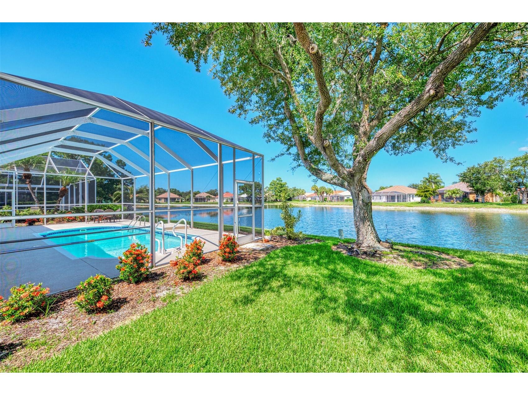 5153 Highbury Circle Sarasota FL 34238 A4698015 image64